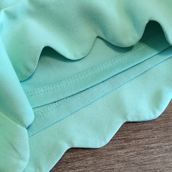 Mint Green Scalloped Hem Women's Shorts - Picture 6 of 7